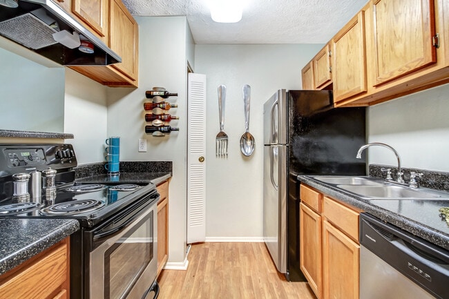 Kitchen - Wood Creek at Roswell Apartments