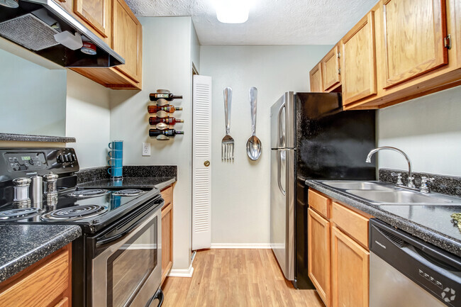 Kitchen - Wood Creek at Roswell Rental