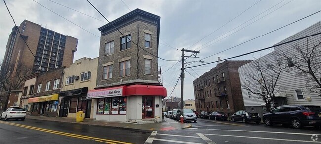 Building Photo - 390 Fairview Ave Unit 2 Rental