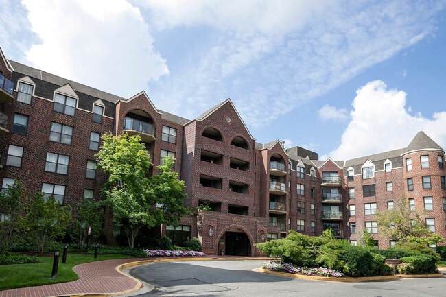 Building Photo - 2100 Langston Blvd Unit 301 Rental