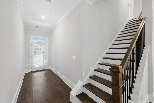 Photo - 2557 Oakbourne Ln
