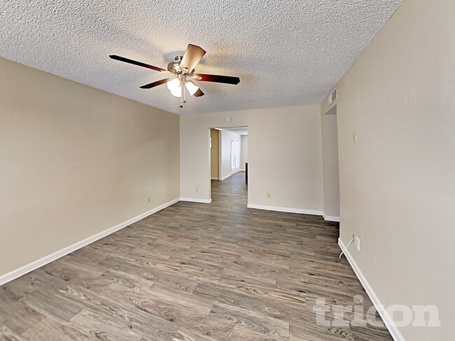 Photo - 904 W Yale Dr