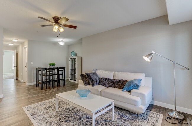 Building Photo - 2735 E San Miguel St Unit 101