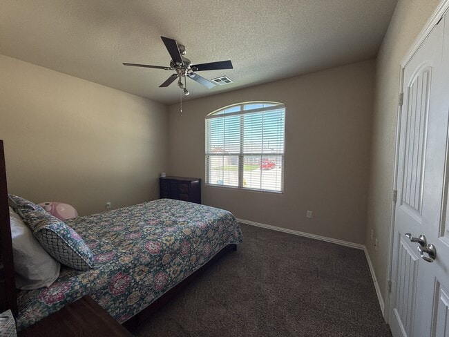Photo - 805 Gallantry Ln