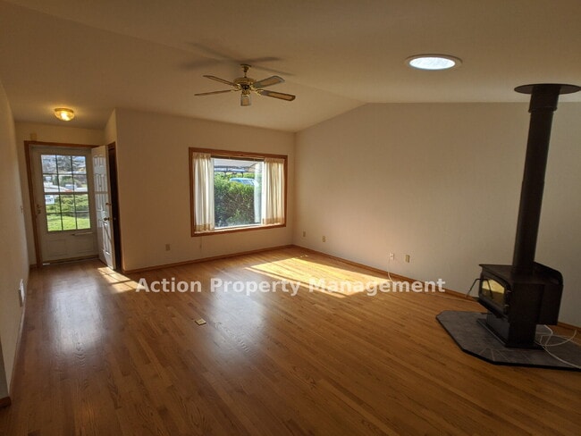 Photo - 2 bed + 1 office, 2 bathrooms, in Sequim