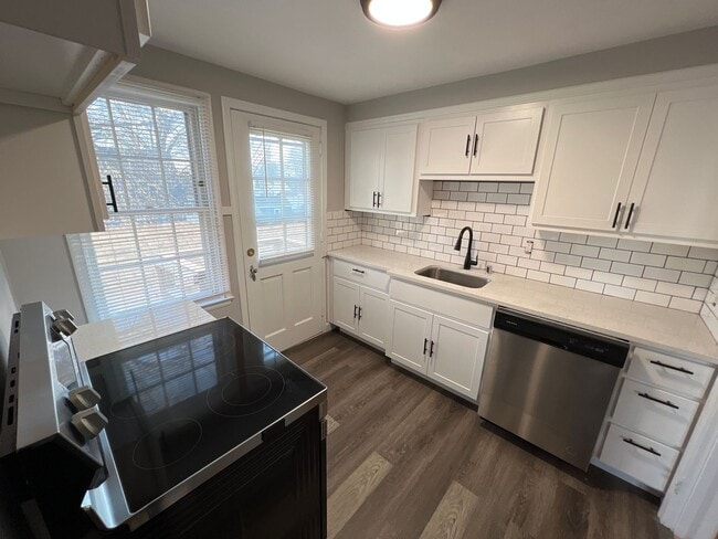 Building Photo - 722 W Olin Ave Unit #2