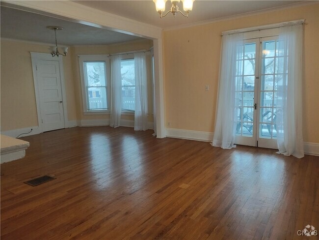 Building Photo - 134-136 Beverly Rd Rental