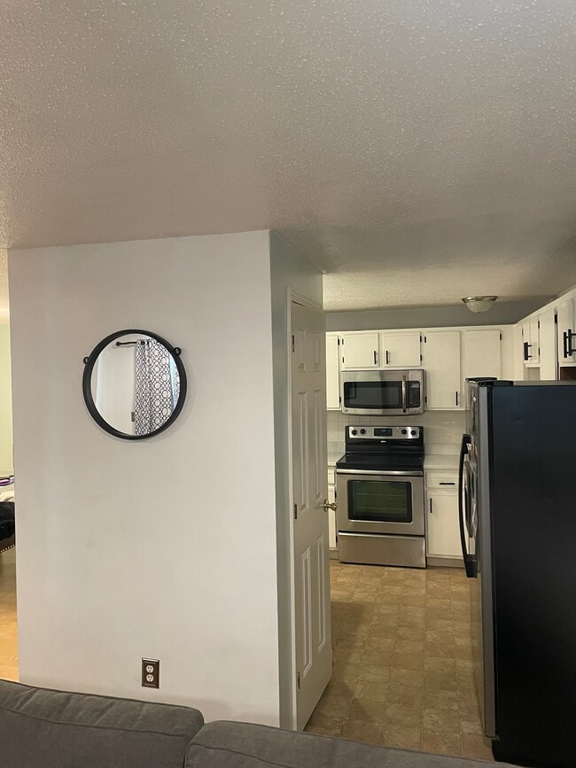 Kitchen - 19 Bourbon St Unit 19 Bourbon St #87