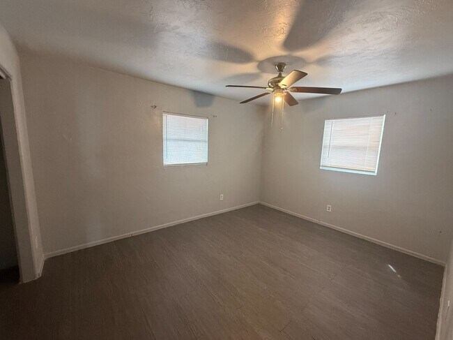 Photo - 129 N Pompano Ave