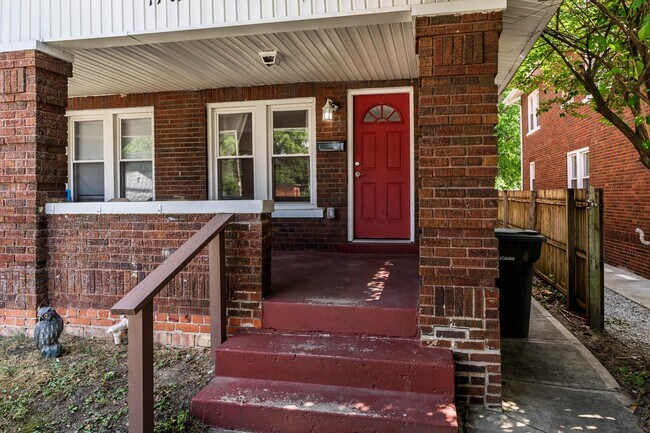 Photo - 1707 Kent St