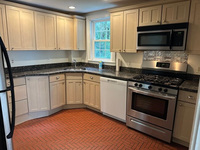 Photo - 42 Hatfield Rd Apartments Unit 1
