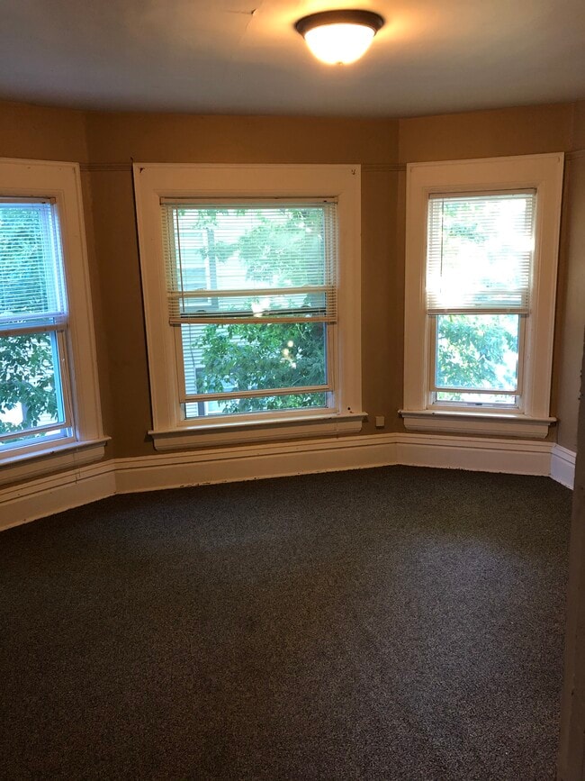 Photo - 818 Scott Ave