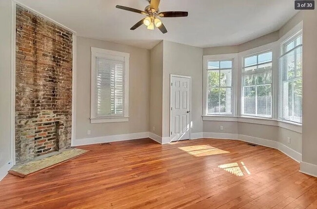 Building Photo - 1012 E Park Ave