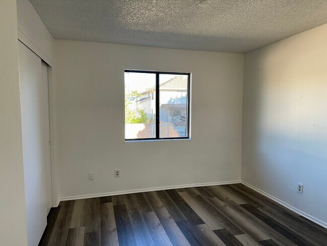 Photo - 10438 Cozycroft Ave