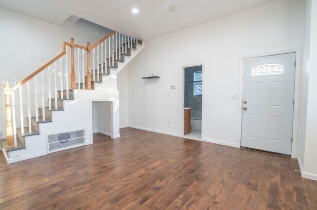 Photo - 43-45 Case Ave Unidad 43