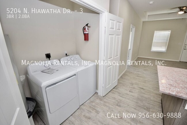 Photo - 5204 N Hiawatha Dr Unit 3
