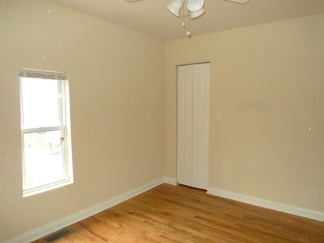Photo - 1608 N Bosworth Ave Unit 1F