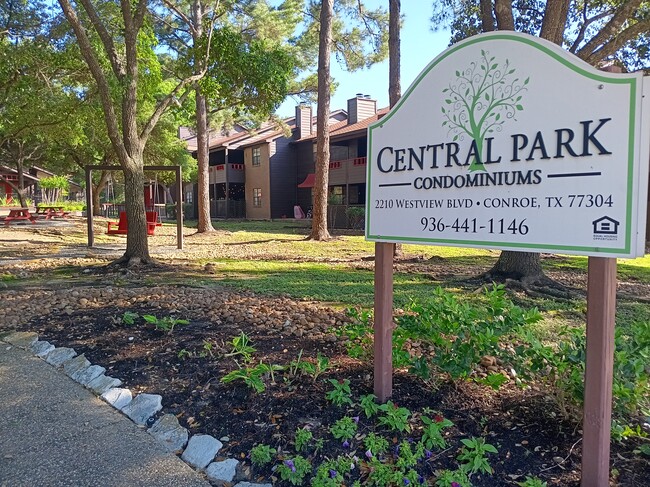 Building Photo - Central Park Rental