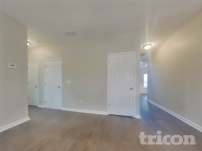 Photo - 422 Norton Xing