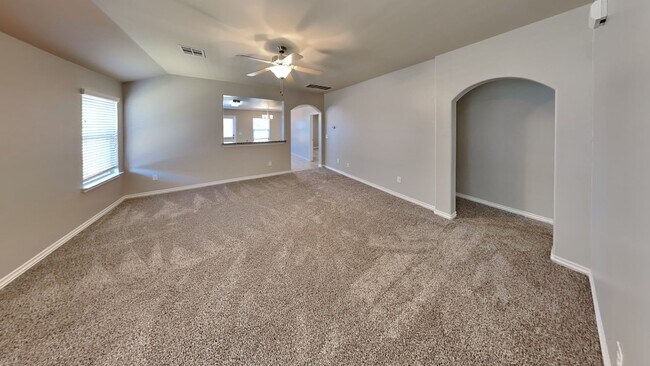 Photo - Very Nice 3 Bedroom House in Yukon Schools