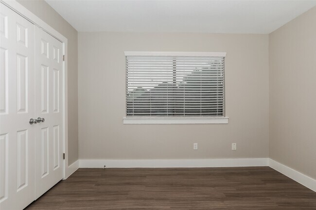 Photo - 15518 4 Leaf Dr