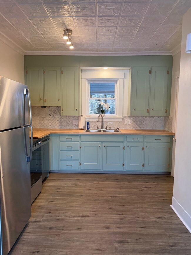 Photo - 131 George St Unit 1