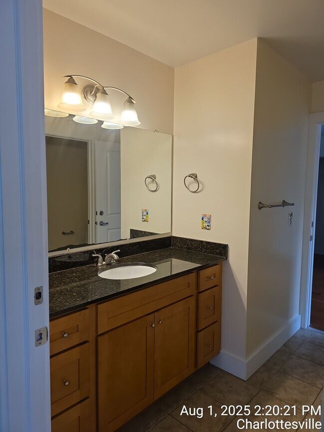 Photo - 419 17th St NW