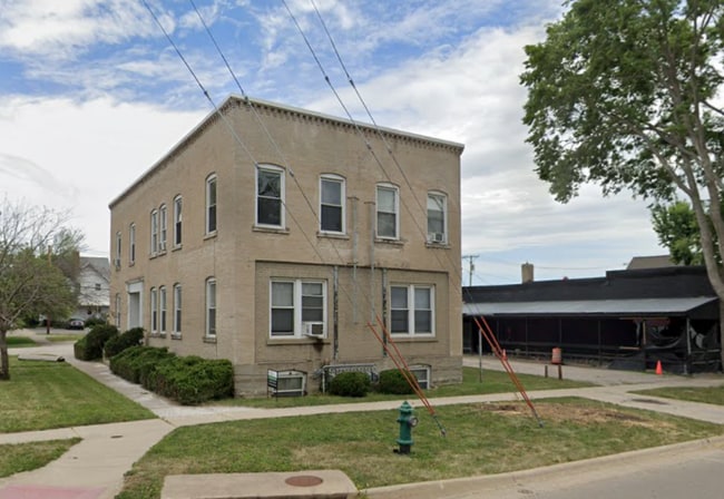 Building Photo - 127 11th St SW Rental