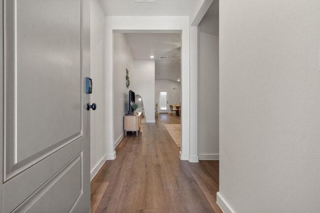 Photo - 2163 Langford Ave