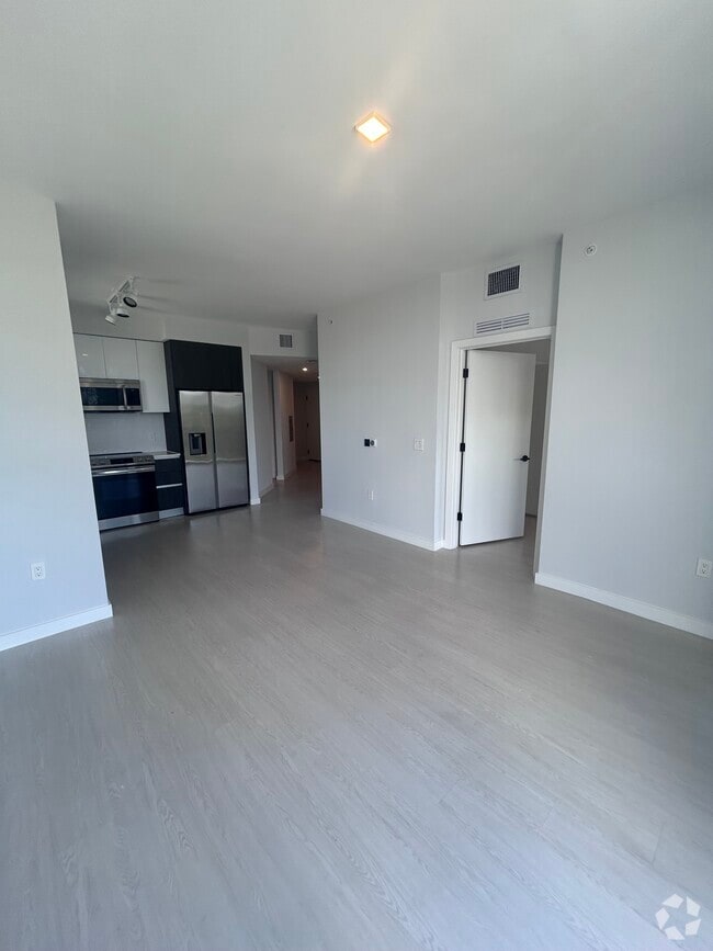 Building Photo - 110 NW 14th Ave Unit B5 Rental