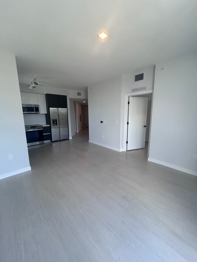 Building Photo - 110 NW 14th Ave Unit B5 Rental
