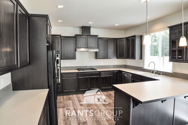 Photo - Beautiful  3 bedroom, 2.5 bath, 2-story home in Steilacoom Ridge
