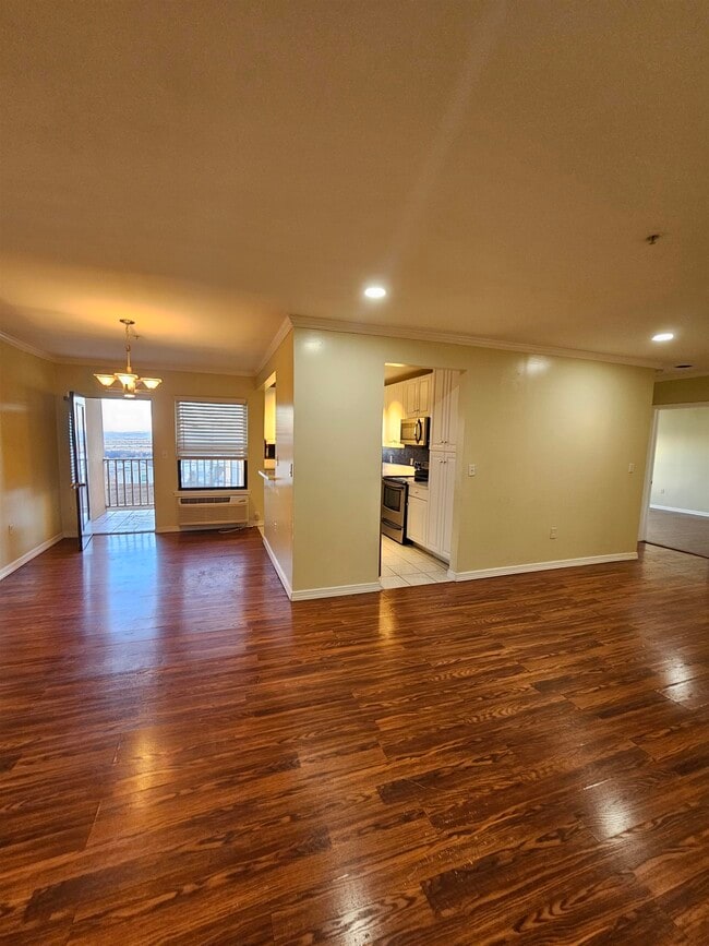Photo - 8915 Bergenwood Ave Unit 8