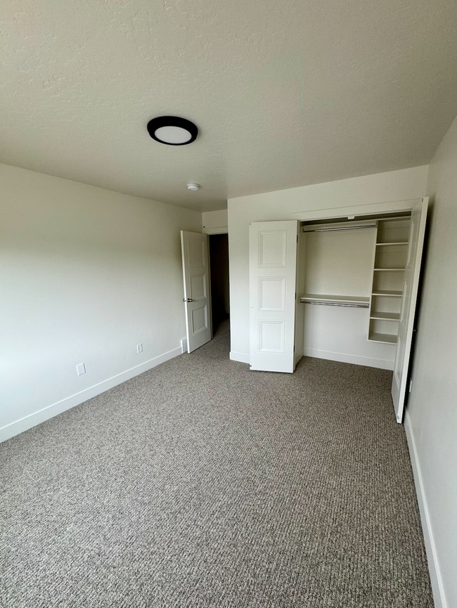 Photo - 172 W Autumn Ln