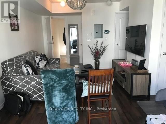 Photo - 142 Widdicombe Hill Blvd