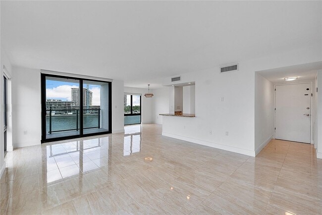 Photo - 1600 S Bayshore Ln Unit 6A