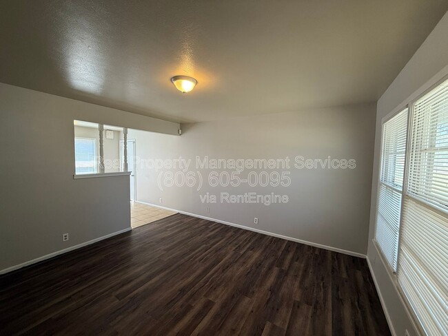 Photo - 2121 73rd St