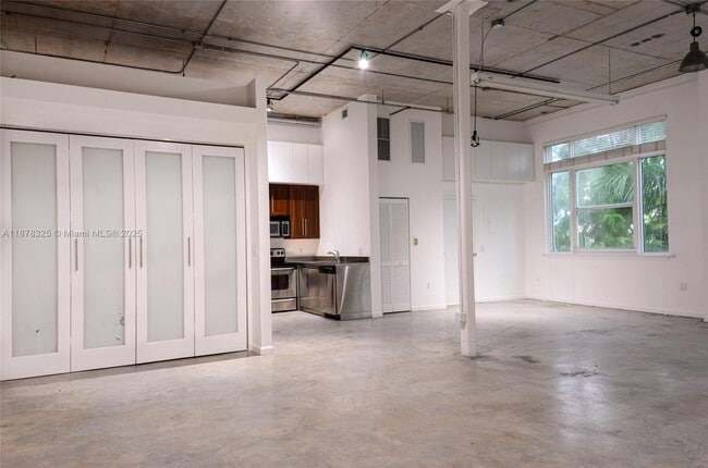 Photo - 250 NW 23rd St Unidad 308