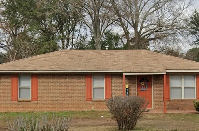 Building Photo - 2711 Astoria Dr