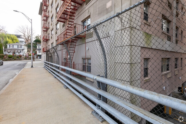 Photo - Parkcrest East