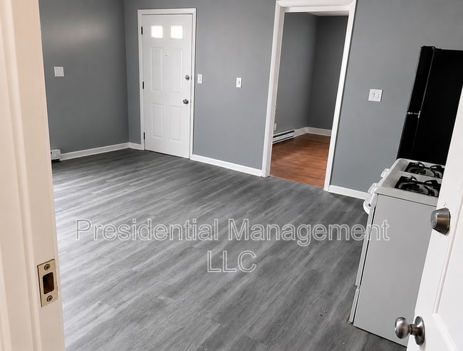 28 Hickory St Unit 1 North