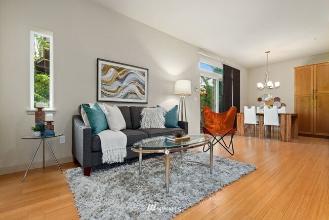 Photo - 1633b California Ave SW