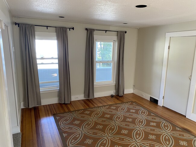 living room - 210 Center St Apartments Unit 2