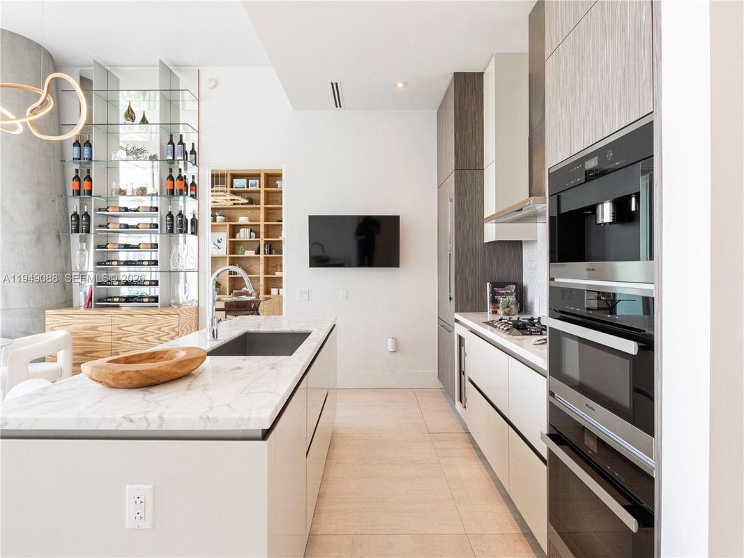 Photo - 2669 S Bayshore Dr