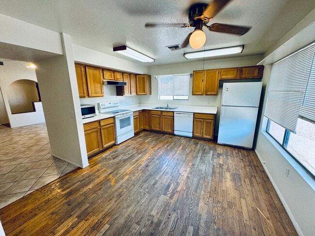 Photo - Beautiful Corner Lot Home in Stone Creek!