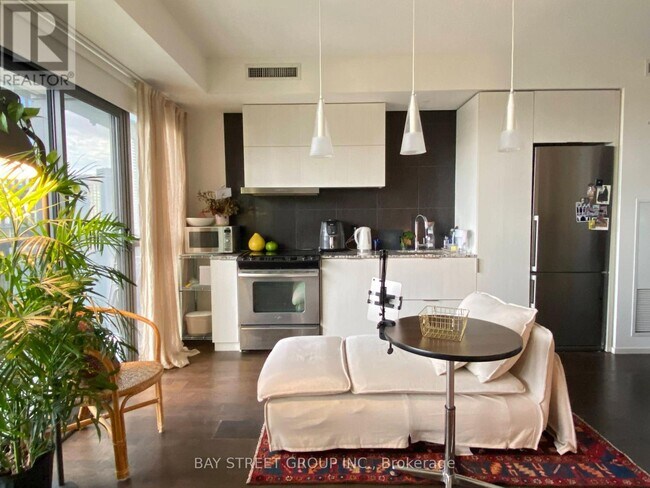 Photo - 101 Charles St E Unit 2909