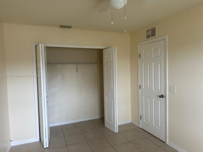 Photo - 409 Nicholas Pkwy W Unit 0
