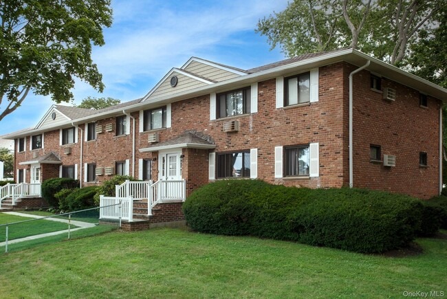 Building Photo - 26 Perry St Unit 3