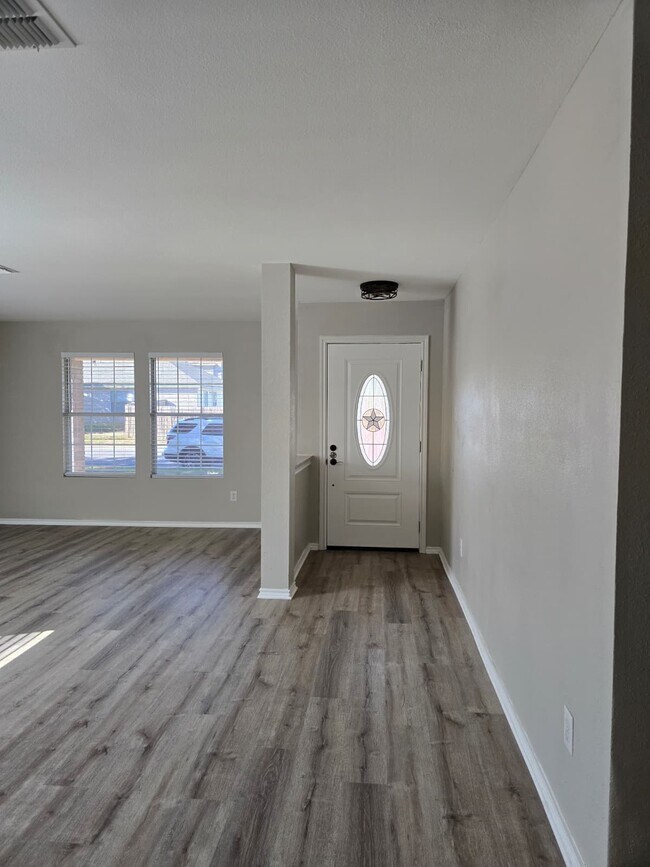 Photo - 8114 Furlong Gate