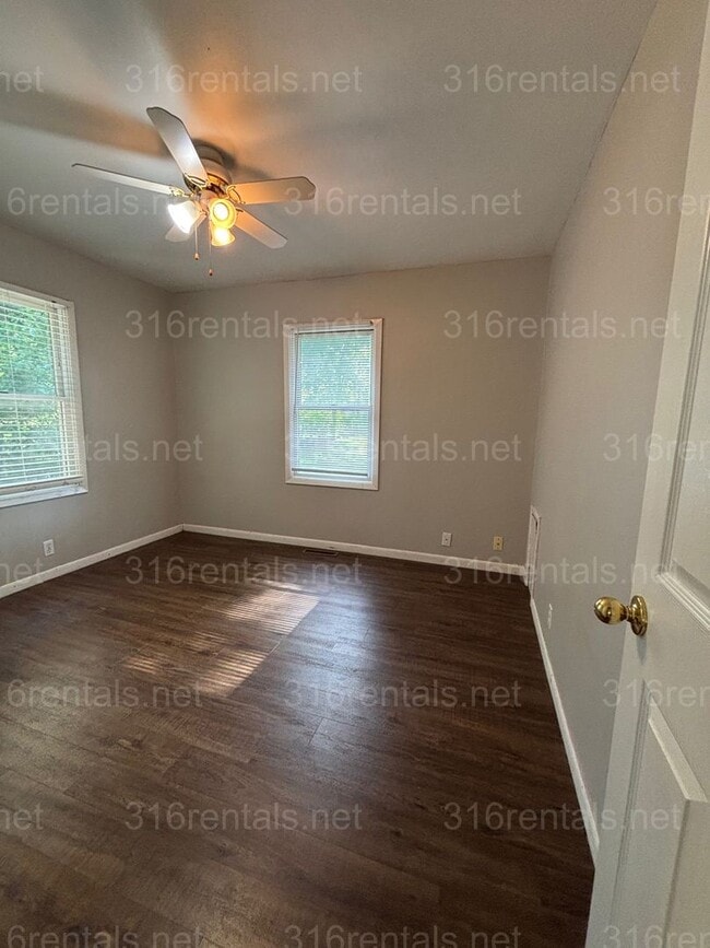 Photo - Two bed one bath duplex for rent NOW!